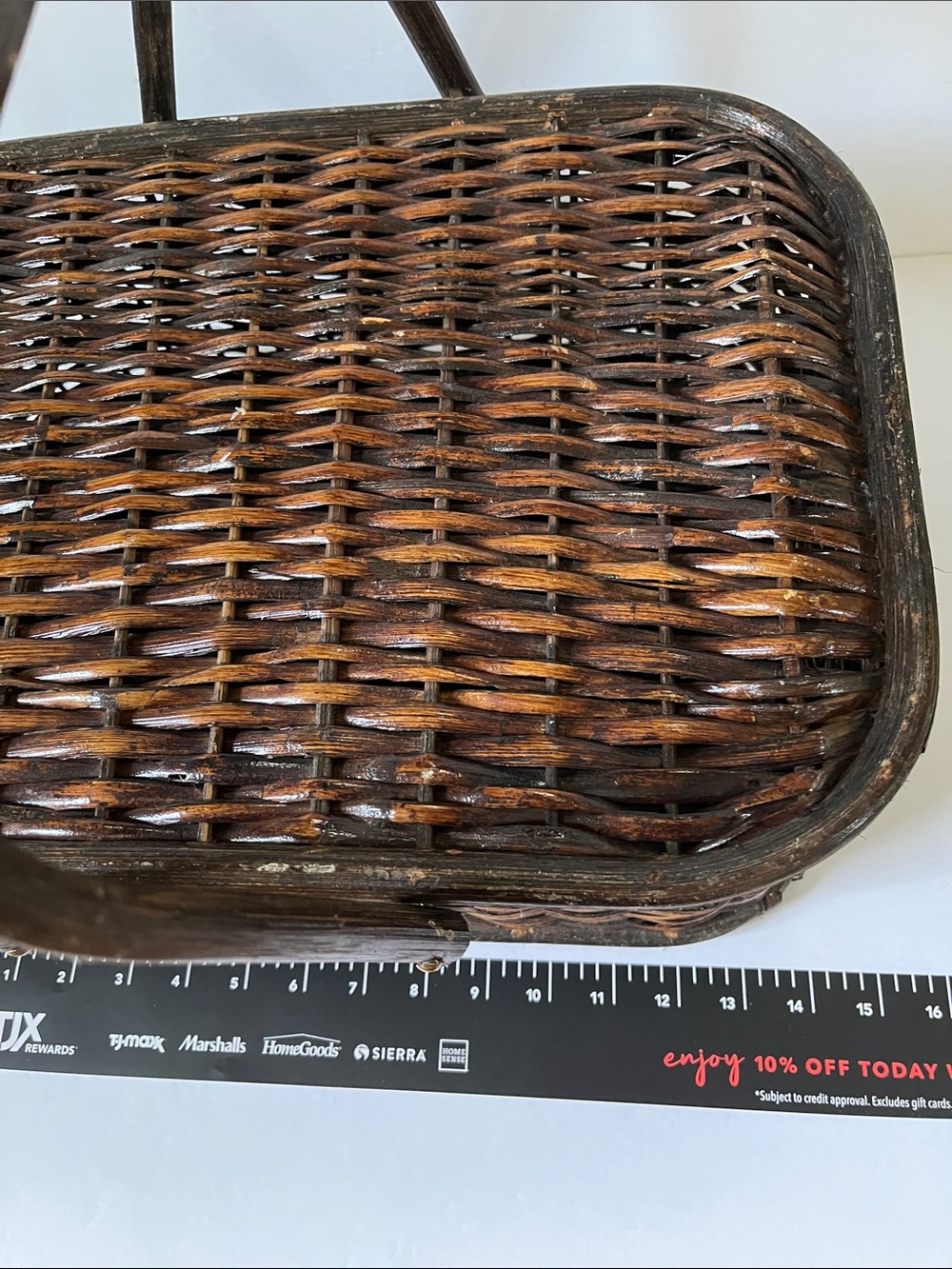 Vintage Woven Wicker Picnic Basket with Folding Bamboo Handles - Picture 2 of 9